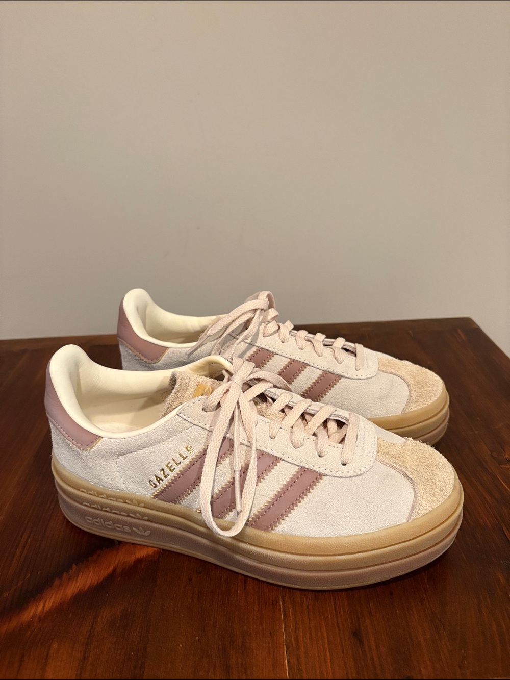 NWOT Adidas Woman’s Gazelle Bold Platform Sneakers JS3893 Size 6